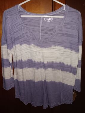 Mudd Lavender and White Tue Dye V-Neck Long Sleeve Top
